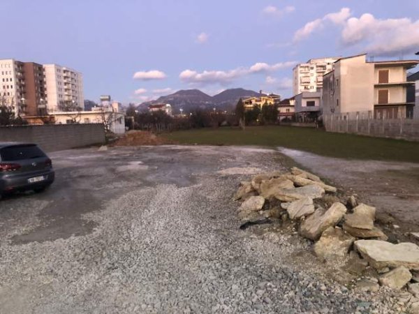 Tirane, shes toke 3.860 m² 100 Euro