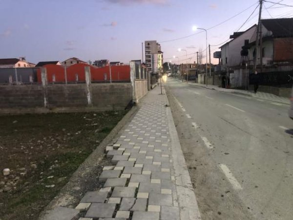 Tirane, shes toke 3.860 m² 100 Euro