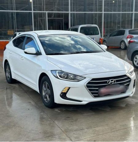Tirane, shitet makine Hyundai Avante Viti 2017, 11.000 Euro