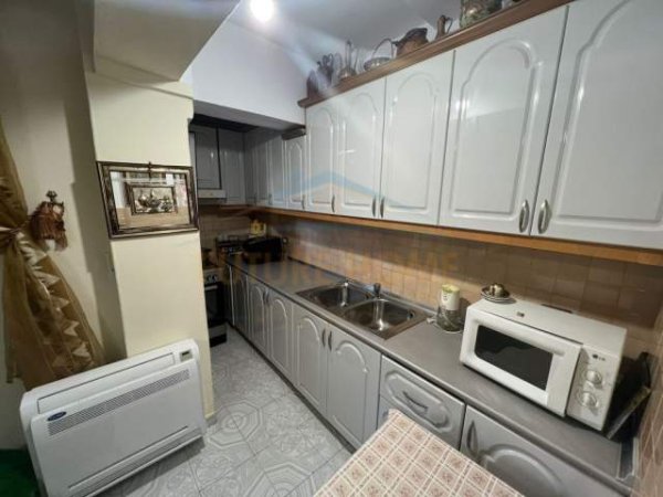 Korce, shitet apartament 2+1 Kati 1, 77 m² 38.500 Euro