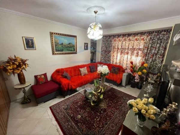 Korce, shitet apartament 2+1 Kati 1, 62 m² 38.500 Euro (Lagjia 13)