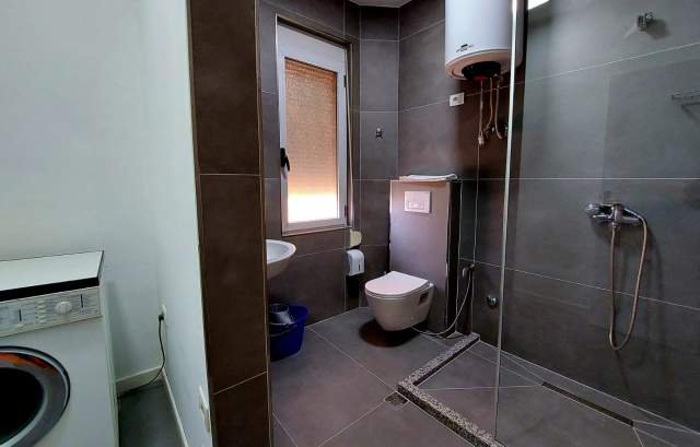 Tirane, jepet me qera apartament 1+1+BLK Kati 6, 75 m² 600 Euro (bulevardi zogu 1)