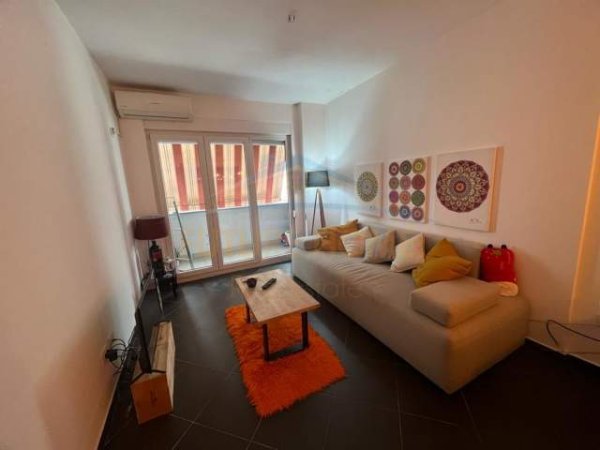 Tirane, jepet me qera apartament 2+1+BLK Kati 4, 90 m² 450 Euro (21 DHJETORI)