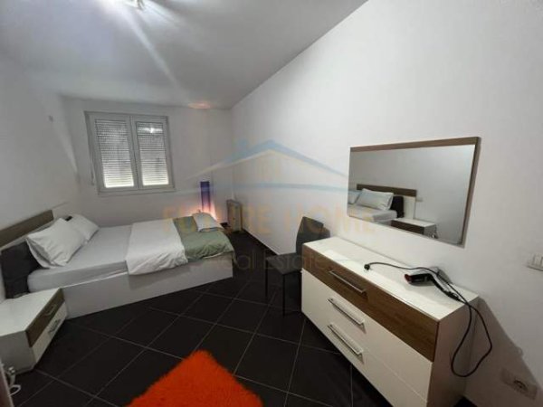 Tirane, jepet me qera apartament 2+1+BLK Kati 4, 90 m² 450 Euro (21 DHJETORI)