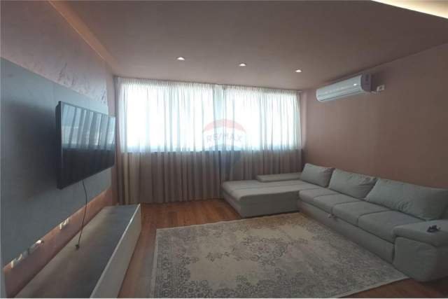 Tirane, jepet me qera apartament 122 m² 1.000 Euro (muhamed medini)