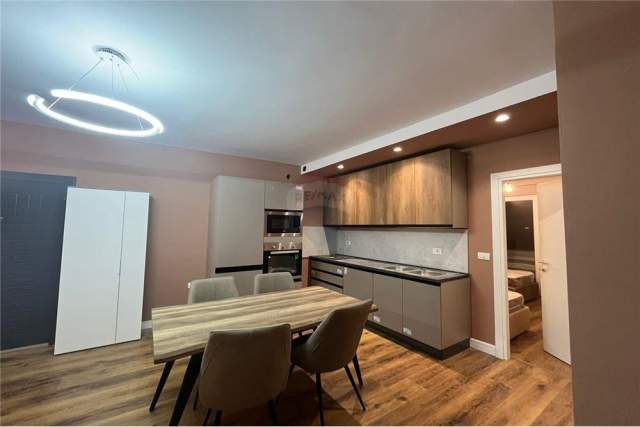 Tirane, jepet me qera apartament 122 m² 1.000 Euro (muhamed medini)