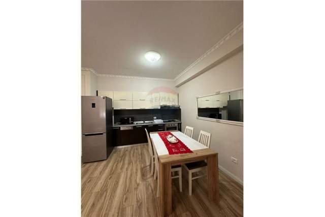 Tirane, jepet me qera apartament 2+1 Kati 2, 100 m² 750 Euro (komuna e parisit)