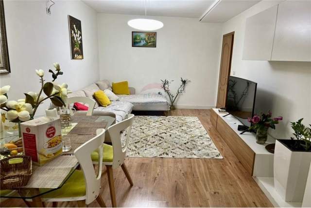 Tirane, jepet me qera apartament Kati 1, 116 m² 170.000 Euro (Gjon Buzuku)