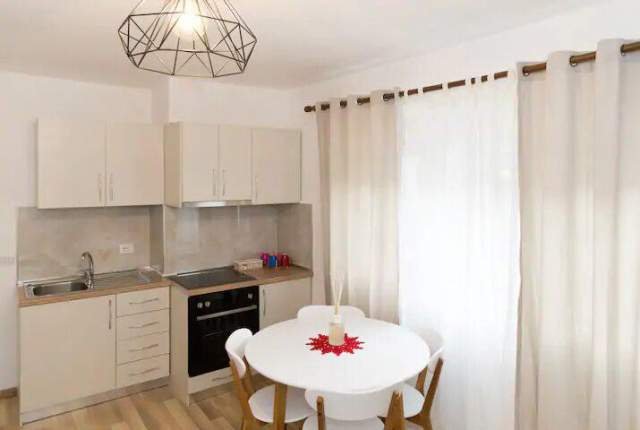 Tirane, jepet me qera apartament 2+1+BLK Kati 2, 80 m² 500 Euro (21 Dhjetori)
