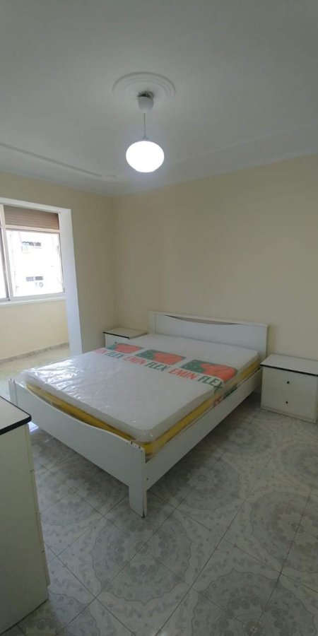 Tirane, jepet me qera apartament 1+1 Kati 3, 60 m² 35.000 Leke (rruga Bardhyl)