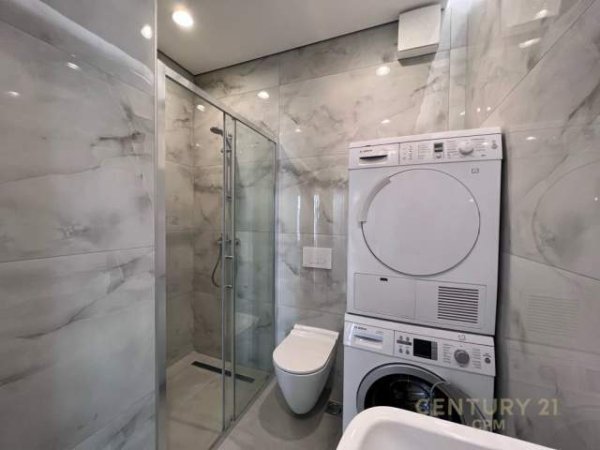 Tirane, jepet me qera apartament 3+1 1.000 Euro (liqeni i thate)