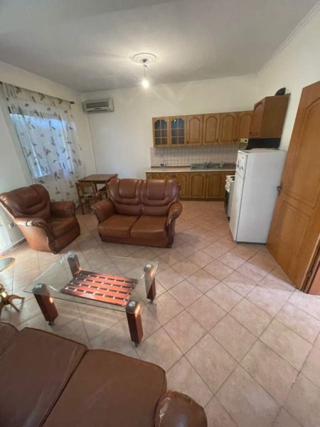 Tirane, jap me qera apartament 1+1+BLK Kati 2, 70 m² 300 Leke (Medreseja)