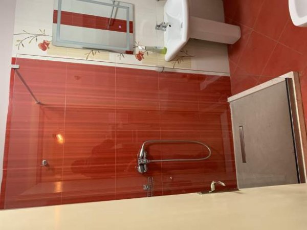 Tirane, jepet me qera apartament 2+1+BLK Kati 6, 100 m² 750 Euro (Rruga Kavajes)