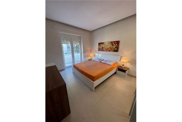 Tirane, jepet me qera apartament 2+1 Kati 3, 65 m² 530 Euro (Rruga e Durresit)