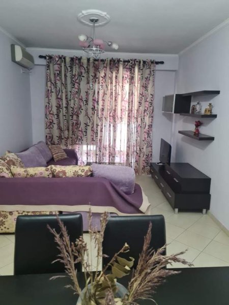 Tirane, jepet me qera apartament 2+1+BLK Kati 3, 80 m² 550 Euro (Rruga e Kavajes)
