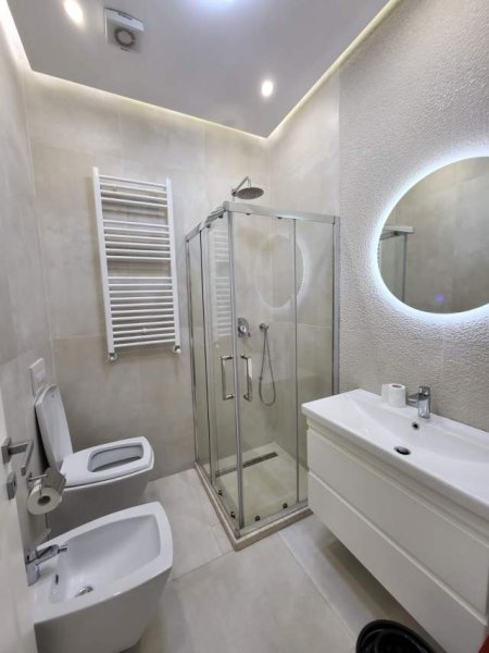 Tirane, jepet me qera Penthouse 3+1+A+BLK 140 m² 1.500 Euro (Secret Garden)