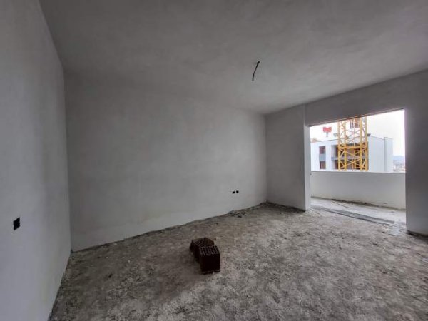 Tirane, shes apartament 2+1+BLK Kati 4, 95 m² 90.000 Euro (Rruga Ali Baushi)