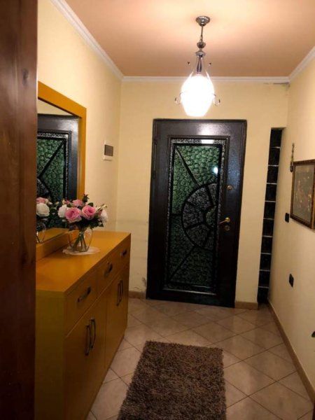 Tirane, jepet me qera apartament 2+1+BLK Kati 1, 110 m² 350 Euro (siri kodra)