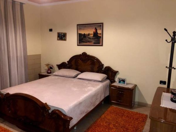 Tirane, jepet me qera apartament 2+1+BLK Kati 1, 110 m² 350 Euro (siri kodra)