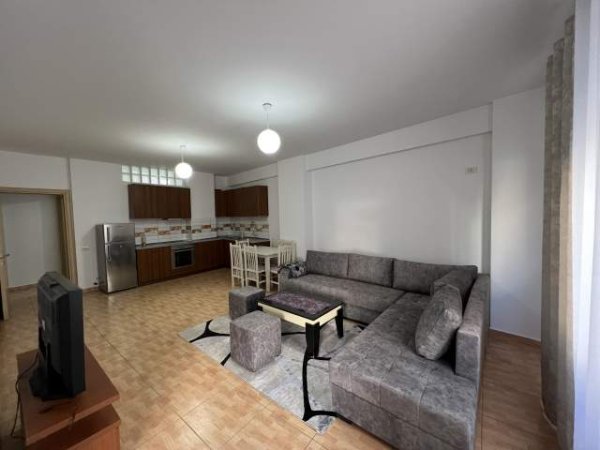 Tirane, jepet me qera apartament 2+1+BLK Kati 3, 110 m² 350 Euro (Tom plezha)