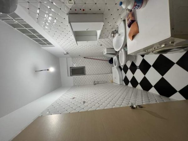Tirane, jepet me qera apartament 2+1+BLK Kati 3, 110 m² 350 Euro (Tom plezha)