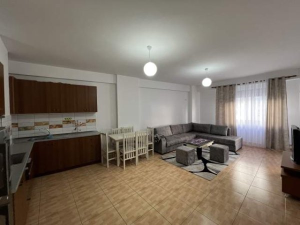 Tirane, jepet me qera apartament 2+1+BLK Kati 3, 110 m² 350 Euro (Tom plezha)