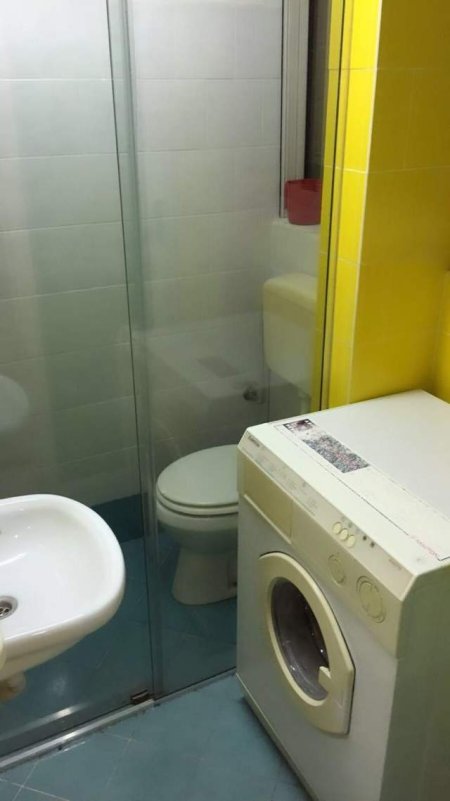 Tirane, jepet me qera garsonier 1+1 Kati 5, 25 m² 30.000 Leke (Rruga e Durresit)
