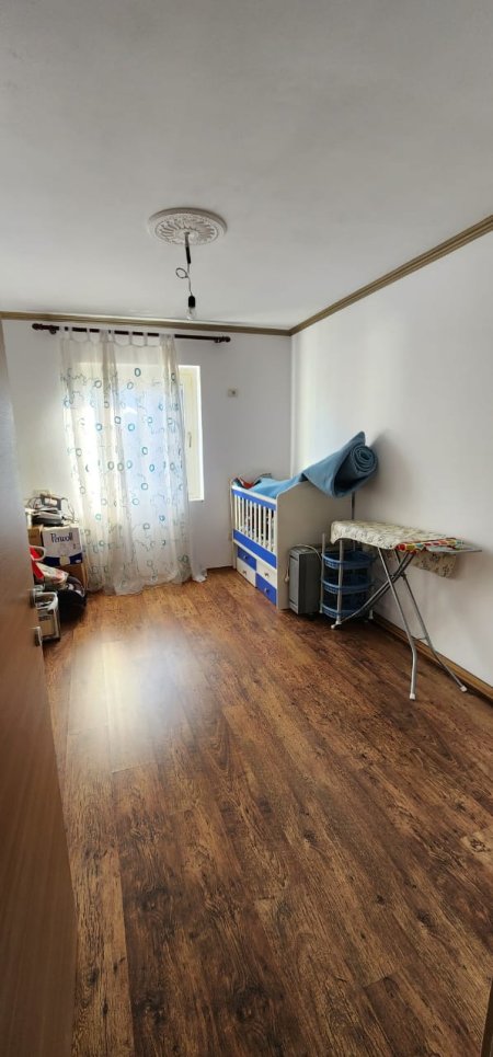 Tirane, jepet me qera apartament 2+1+BLK Kati 4, 90 m² 320 Euro (Kombinat)