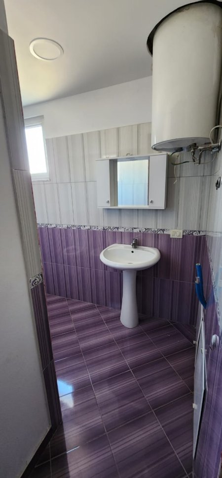 Tirane, jepet me qera apartament 2+1+BLK Kati 4, 90 m² 320 Euro (Kombinat)