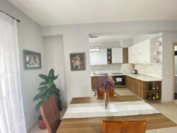 ofert apartament 2+1+BLK Kati 2, 115 m² 750 Euro (rruga barrikadave)
