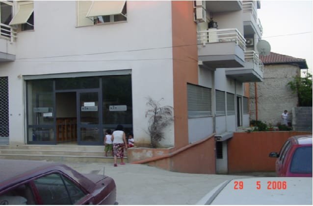 Tirane, jepet me qera ambjent biznesi Kati 0, 137 m² 690 Euro (Riza Cerova)