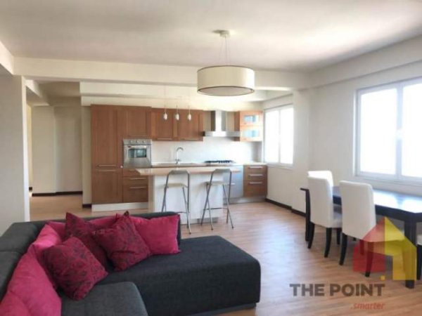 Tirane, jepet me qera Dublex Kati 5, 200 m² 1.000 Euro