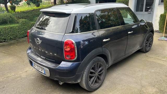 Tirane, shitet makine MINI Countryman Viti 2011, 6.500 Euro