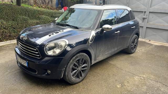Tirane, shitet makine MINI Countryman Viti 2011, 6.500 Euro