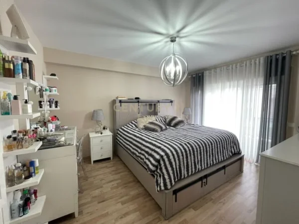 Tirane, shes apartament DUPLEX PENTHOUSE 3+1+3+ 2 POSTE PARKIM , 190 m² 500.000 EURO (Kodra e Diellit)