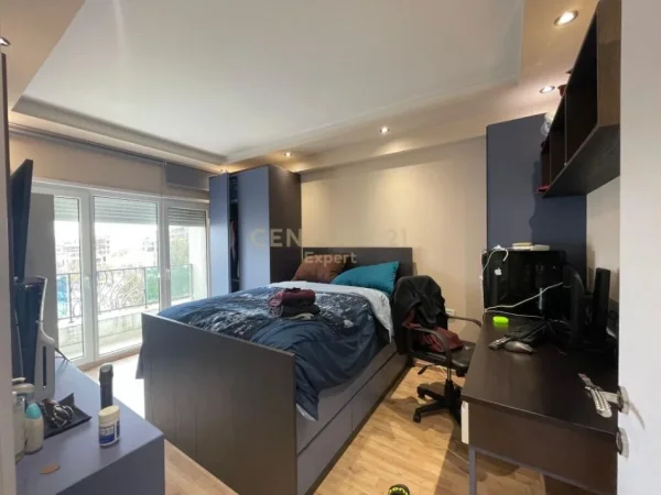 Tirane, shes apartament DUPLEX PENTHOUSE 3+1+3+ 2 POSTE PARKIM , 190 m² 500.000 EURO (Kodra e Diellit)