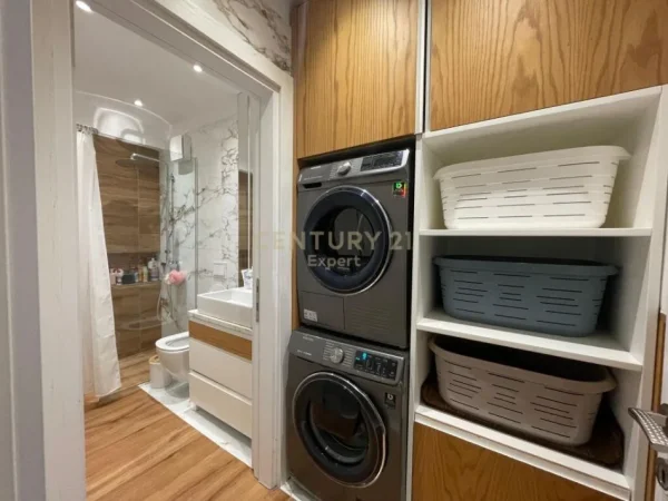 Tirane, shes apartament DUPLEX PENTHOUSE 3+1+3+ 2 POSTE PARKIM , 190 m² 500.000 EURO (Kodra e Diellit)