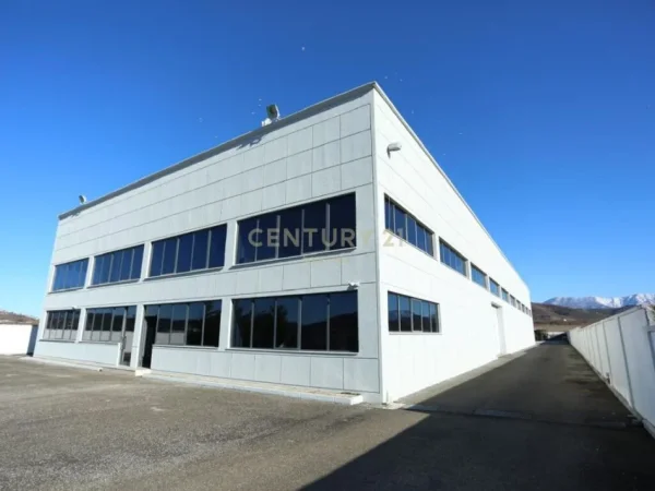 Tirane, shes magazine , 1.500 m² 1.200.000 € (Vaqarr)