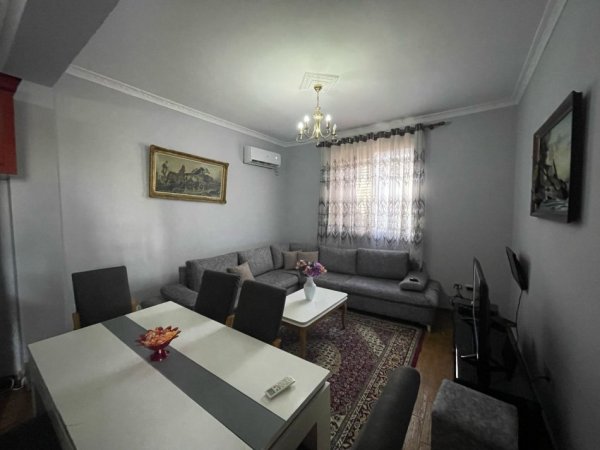 Fier, jepet me qera Vile 3+1+Aneks+Ballkon Kati 2, 135 m² 330 €