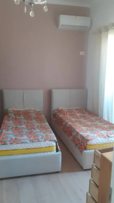 Tirane, jepet me qera apartament 2+1+Ballkon Kati 8, 98 m² 400 € (Ne Astir)