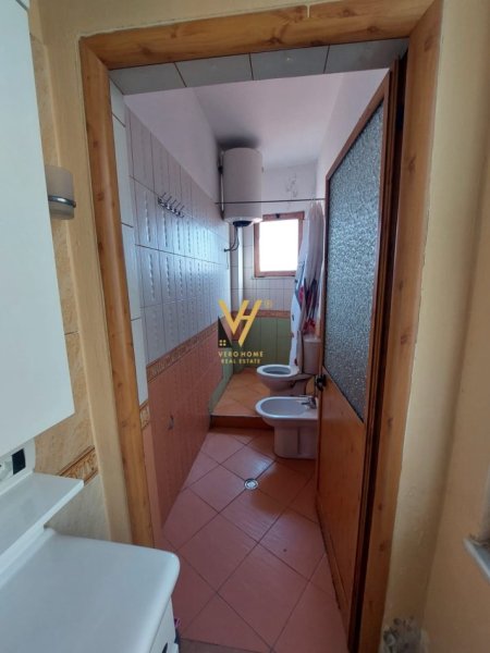Tirane, jepet me qera apartament 2+1+Ballkon Kati 2, 90 m² 450 € (SELITE)