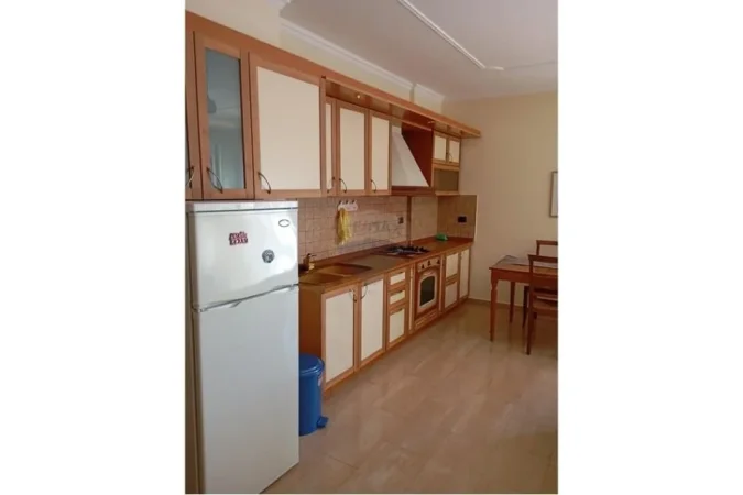 Tirane, jepet me qera apartament 1+1+Ballkon Kati 7, 65 m² 600 € (Abdyl frasheri, Bllok)
