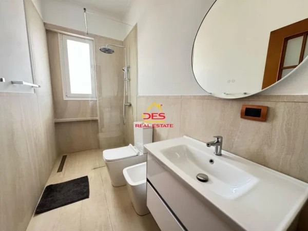 Vlore, shitet apartament+verande | Penthouse 2+1+Ballkon Kati 9, 84 m² 180.000 € (Rruga Mustafa Bello)