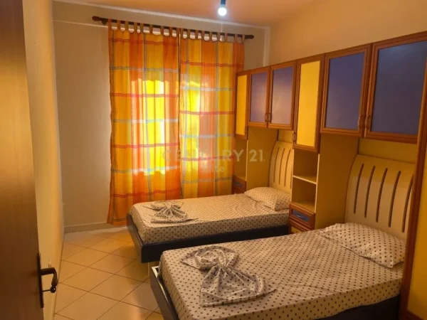 Tirane, jepet me qera apartament 2+1 Kati 8, 105 m² 450 € 