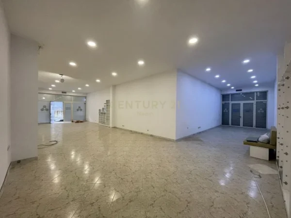 Tirane, shitet ambjent biznesi Kati 0, 125 m² 250.000 € (Neom109494)