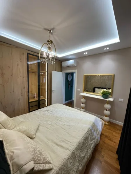 Tirane, jepet me qera apartament 1+1 Kati 6, 50 m² 700 € 