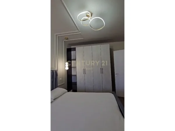 Tirane, jap me qera apartament 1+1+Ballkon , 65 m² 800 € (Komuna e Parisit)