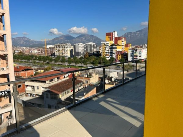 Tirane, jepet me qera ambjent biznesi Kati 5, 170 m² 1.500 € (STACIONI TRENIT)