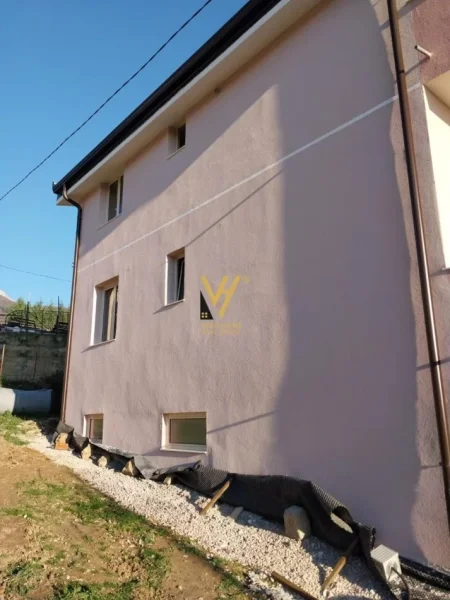 Tirane, shitet Vile 2 Katshe Kati 0, 350 m² 412.000 € (PRISKE TE MADHE)