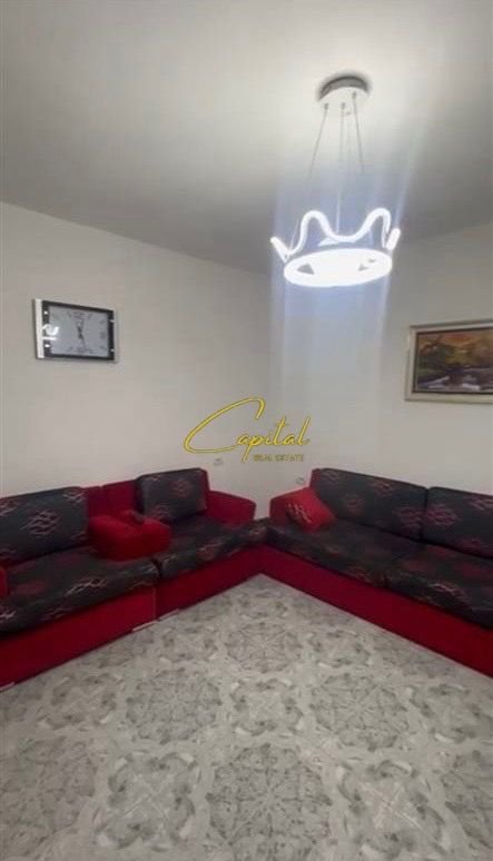 Tirane, jepet me qera apartament 1+1 Kati 1, 60 m² 400 € (RRUGA E DIBRES)